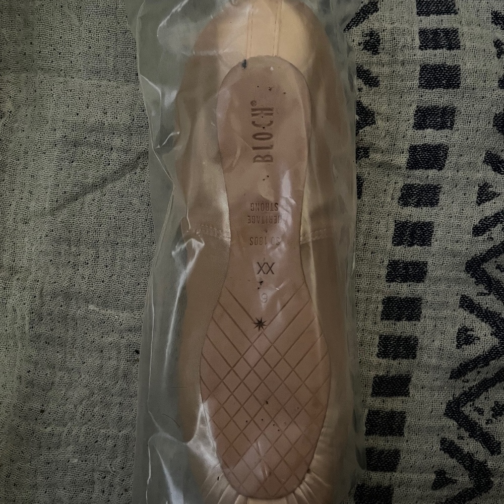 Bloch Heritage Strong size 6 2X New Pointe Shoes